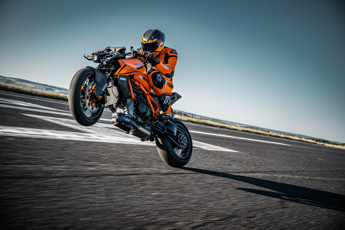 1390 SUPER DUKE