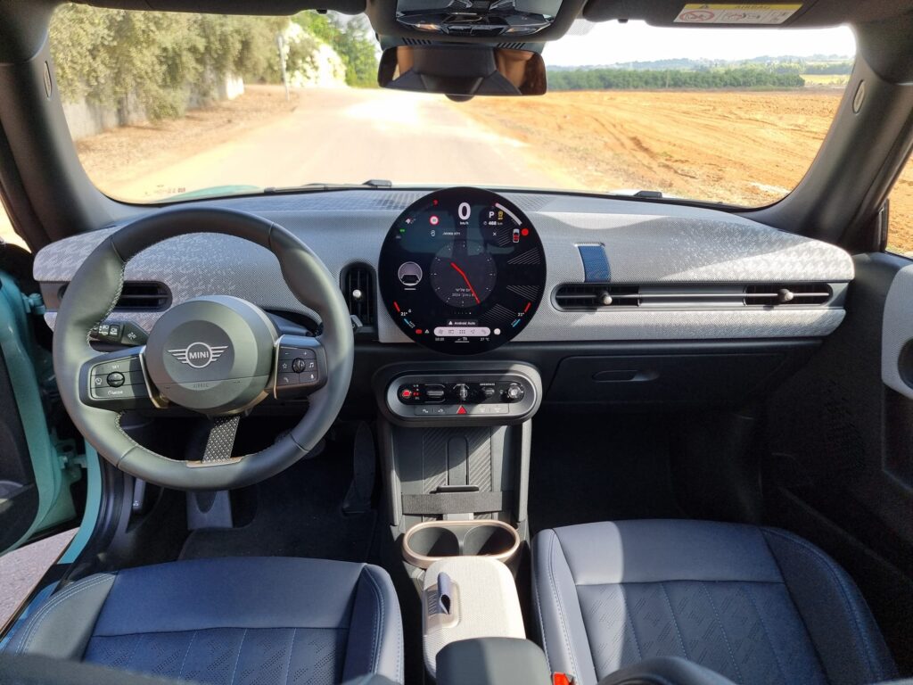 MINI COOPER 2025 INTERIOR