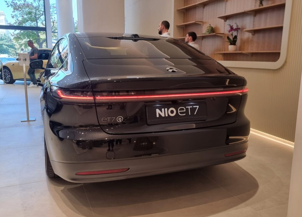 NIO ET7