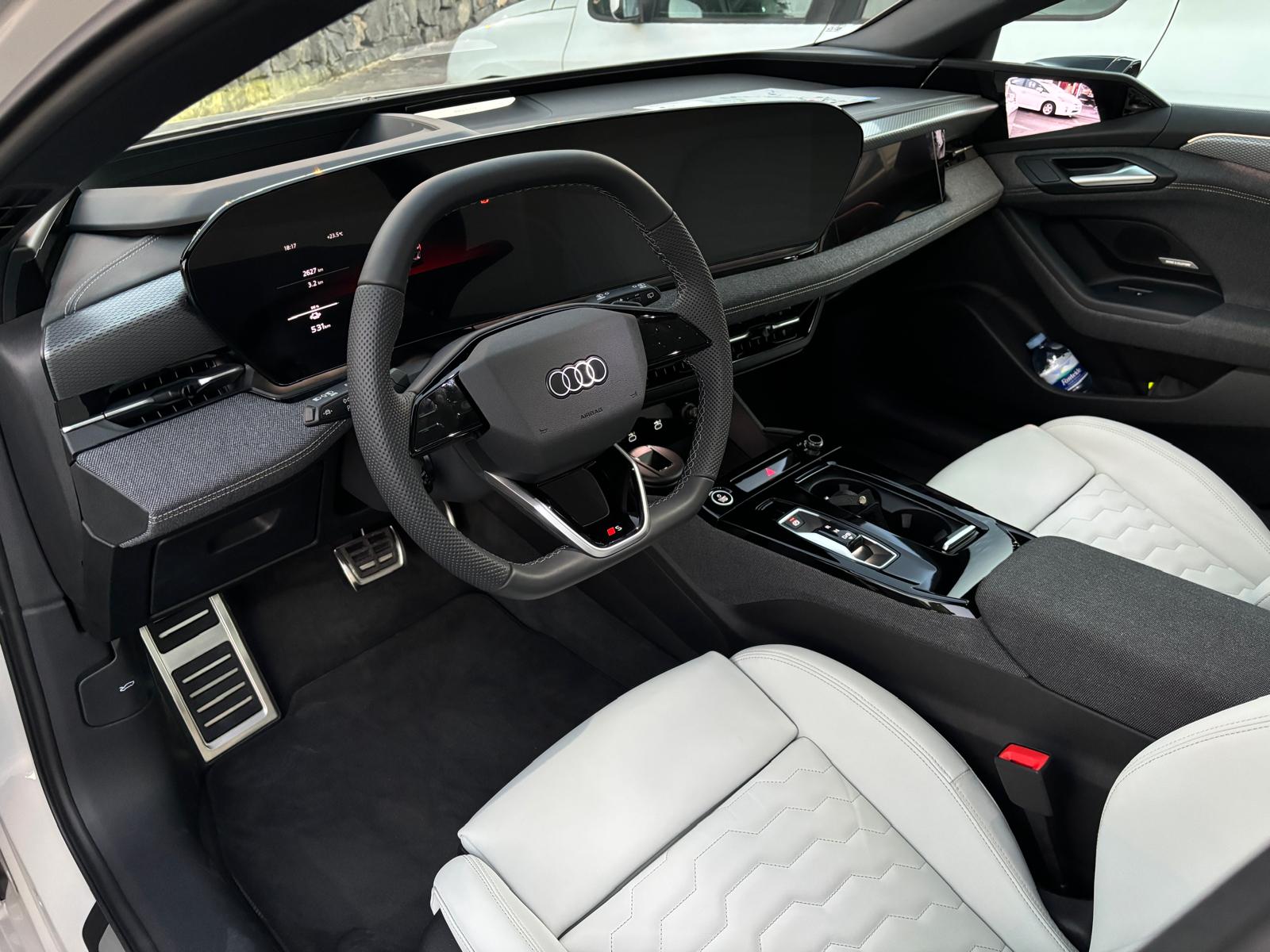 Audi A6 e-tron INTERIOR